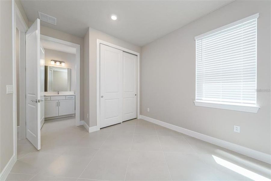 Spacious, unfurnished interior of a new home in , St. Cloud (Image 28).