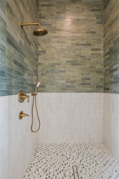 Guest shower