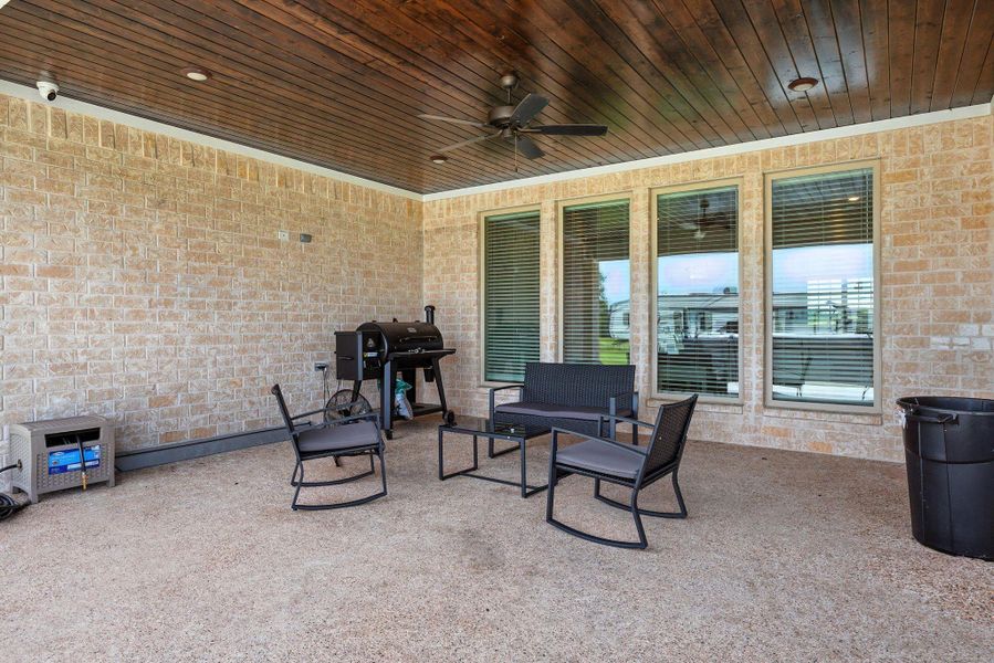 Furnished interior view inside a new home in , Bryan (Image 13).