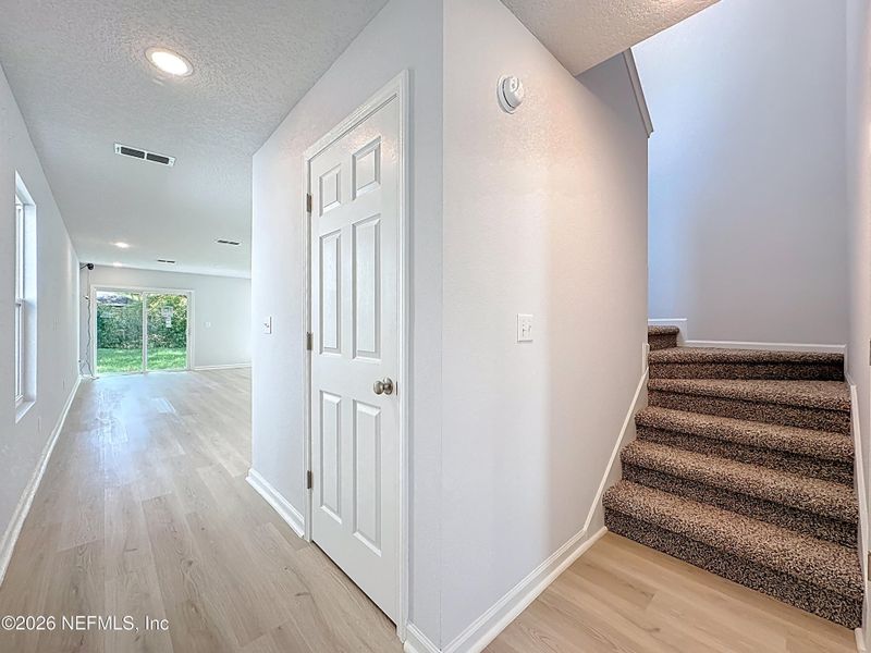 Spacious, unfurnished interior of a new home in , Jacksonville (Image 15).
