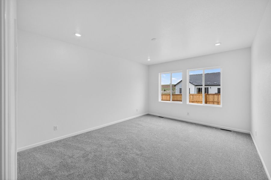 Spacious, unfurnished interior of a new home in Trailstone, Arvada (Image 22).