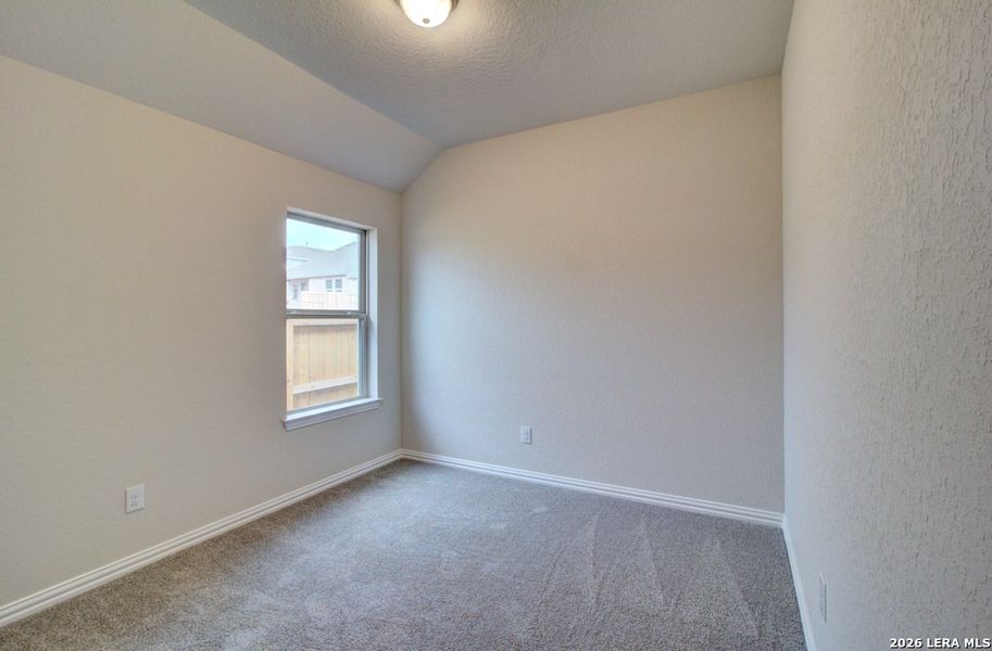 Spacious, unfurnished interior of a new home in Meyer Ranch - Enclave, New Braunfels (Image 24).