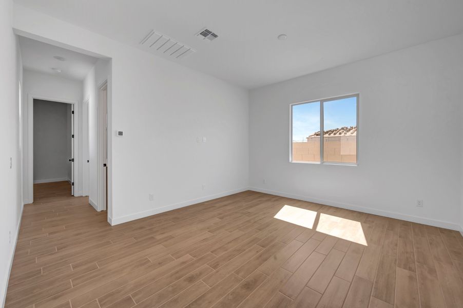 Spacious, unfurnished interior of a new home in Abel Ranch, Goodyear (Image 31).