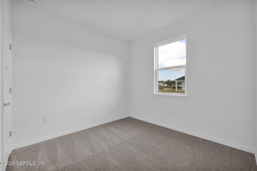 Spacious, unfurnished interior of a new home in Hyland Trail, Green Cove Springs (Image 25).