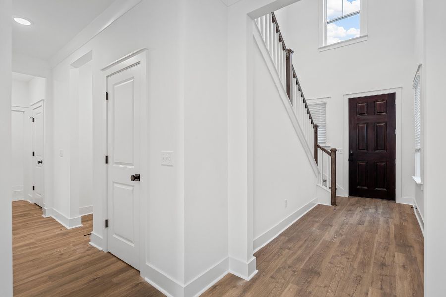 Spacious, unfurnished interior of a new home in Sweetgrass Station, Summerville (Image 14).