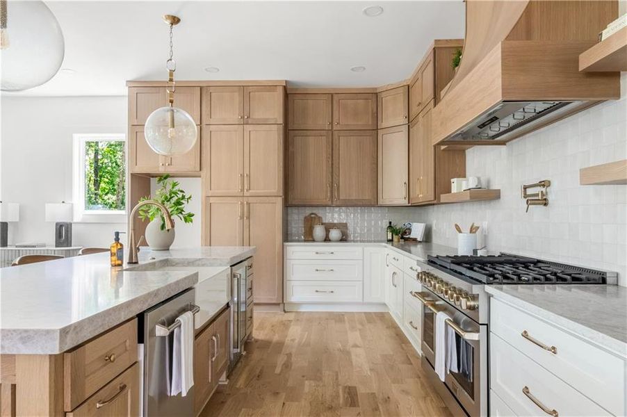 Furnished interior view inside a new home in , Smyrna (Image 6).
