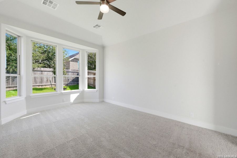 Spacious, unfurnished interior of a new home in Weston Oaks, San Antonio (Image 12).