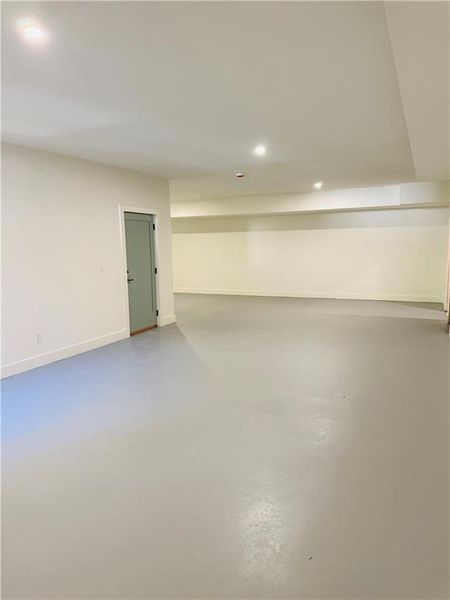 Spacious, unfurnished interior of a new home in , Decatur (Image 36).