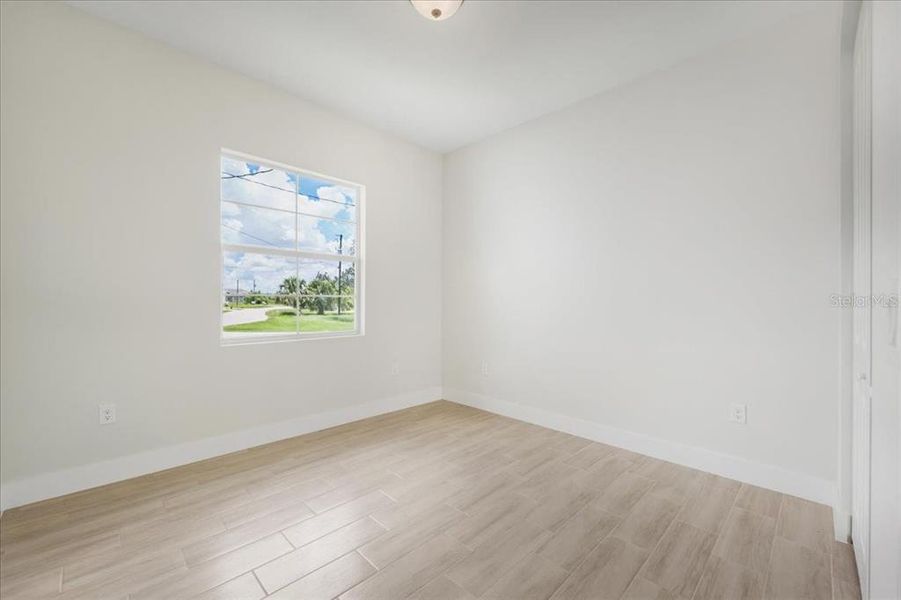 Spacious, unfurnished interior of a new home in , Lehigh Acres (Image 42).