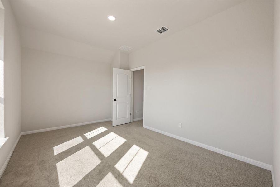 Representative images and renderings are for illustrative purposes. Actual structural options and design finishes of home may vary.
