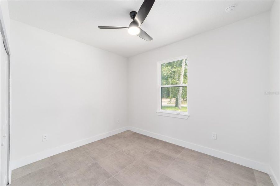 Spacious, unfurnished interior of a new home in , Ocala (Image 30).