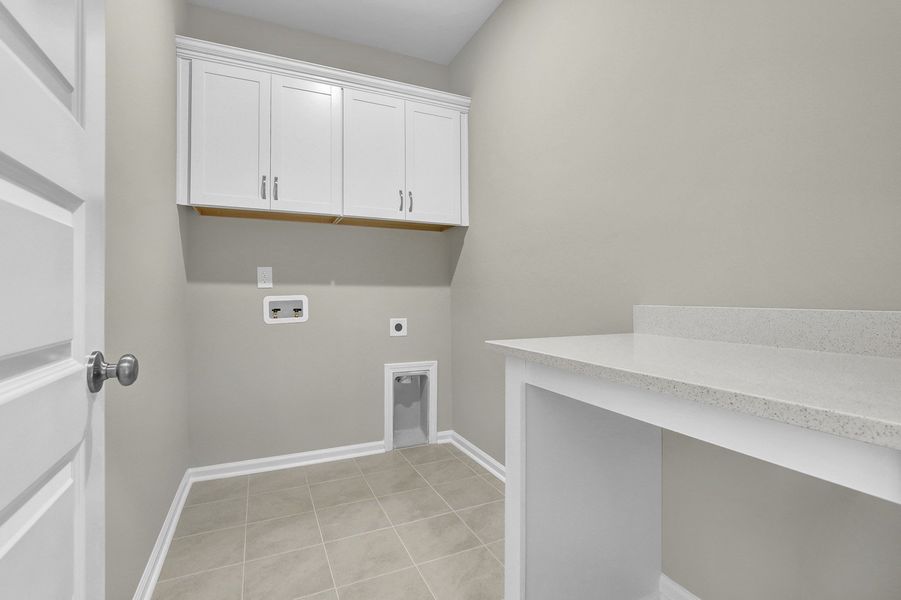 Spacious, unfurnished interior of a new home in East Wynd, Hampstead (Image 31).