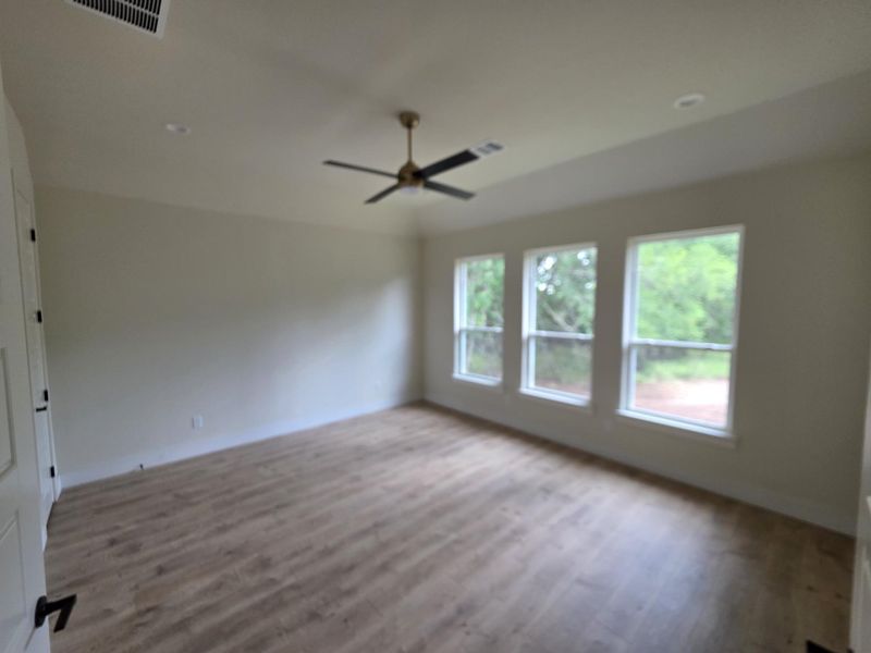 Spacious, unfurnished interior of a new home in Cartwright Ranch, Weatherford (Image 15). Spacious, unfurnished interior of a new home in Cartwright Ranch, Weatherford (Image 15).