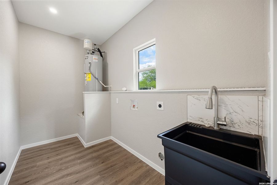 Image 37 of a home in .