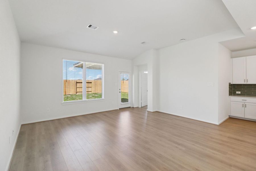 Spacious, unfurnished interior of a new home in Pine Lake Cove - Premier Series, Montgomery (Image 27).