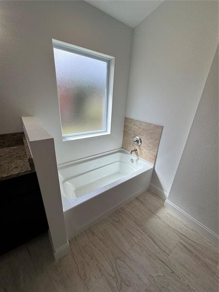 Spacious, unfurnished interior of a new home in , Deltona (Image 27).