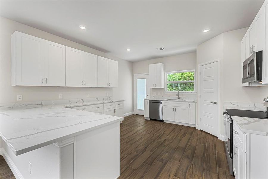 Furnished interior view inside a new home in , Granbury (Image 4). Furnished interior view inside a new home in , Granbury (Image 4).