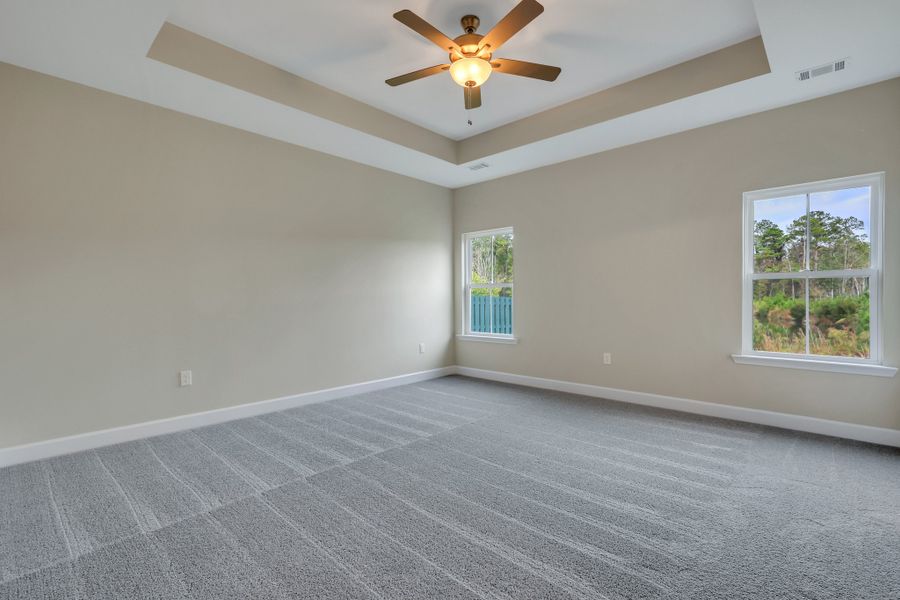 Spacious, unfurnished interior of a new home in Wexford, Richmond Hill (Image 22).