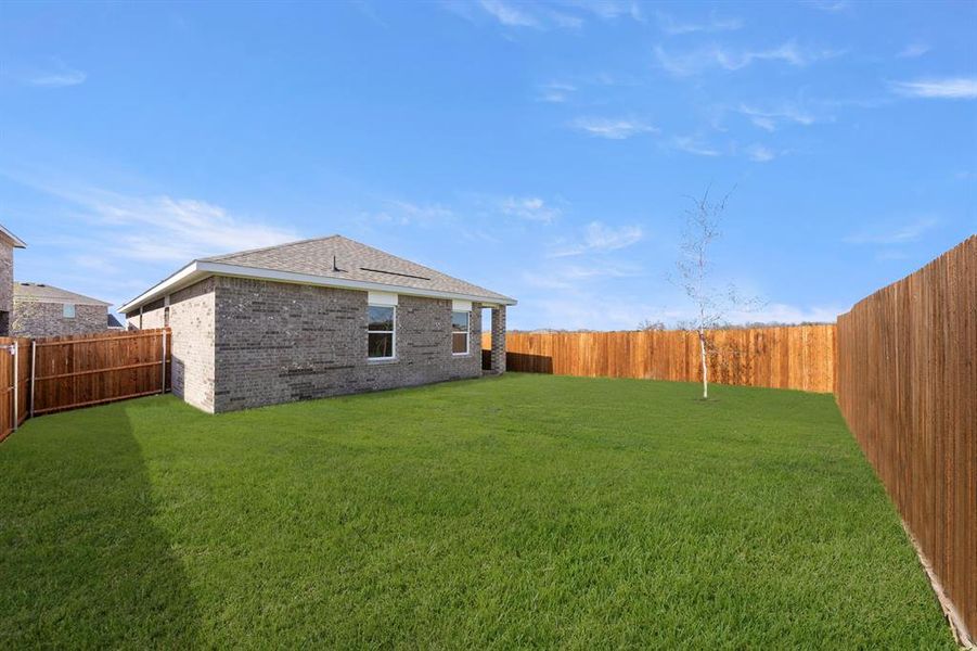 27. 2128 Meadow Park - Back (2) 27. 2128 Meadow Park - Back (2)