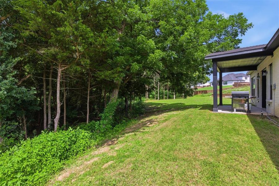 Exterior details and patio area of a home in , Ovilla (Image 30).