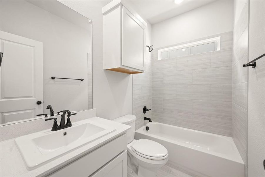 1724 Nesting Robin- bathroom-6966