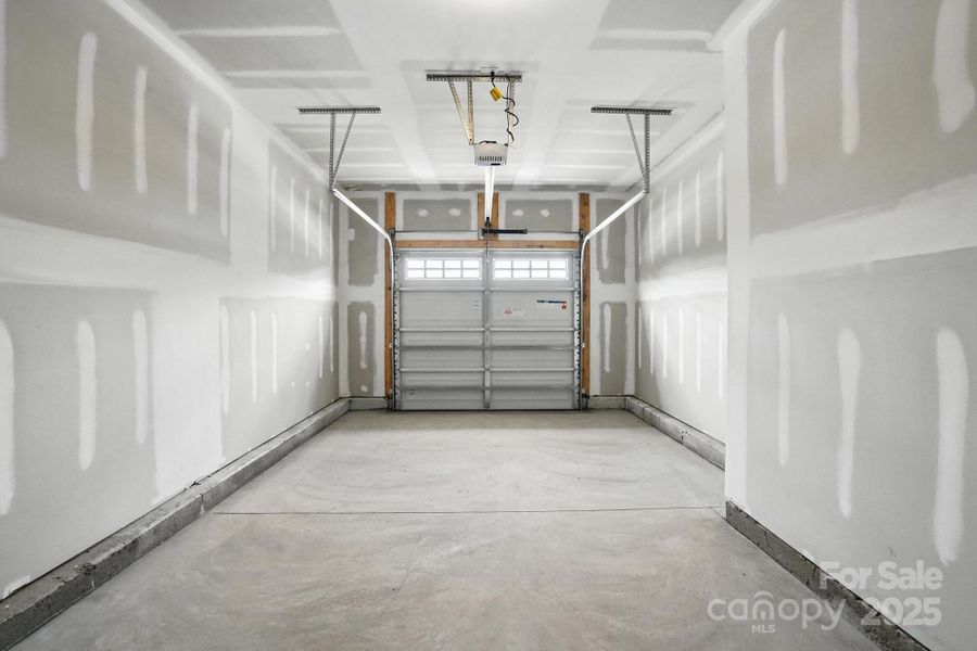 Spacious, unfurnished interior of a new home in Bailey Run, Charlotte (Image 22).