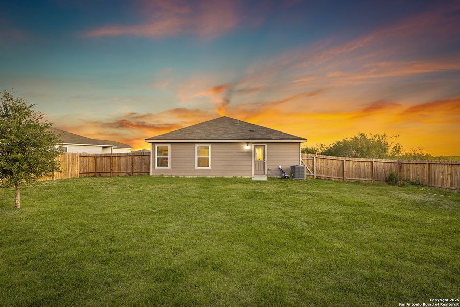 Exterior details and patio area of a home in Luckey Ranch, San Antonio (Image 4).