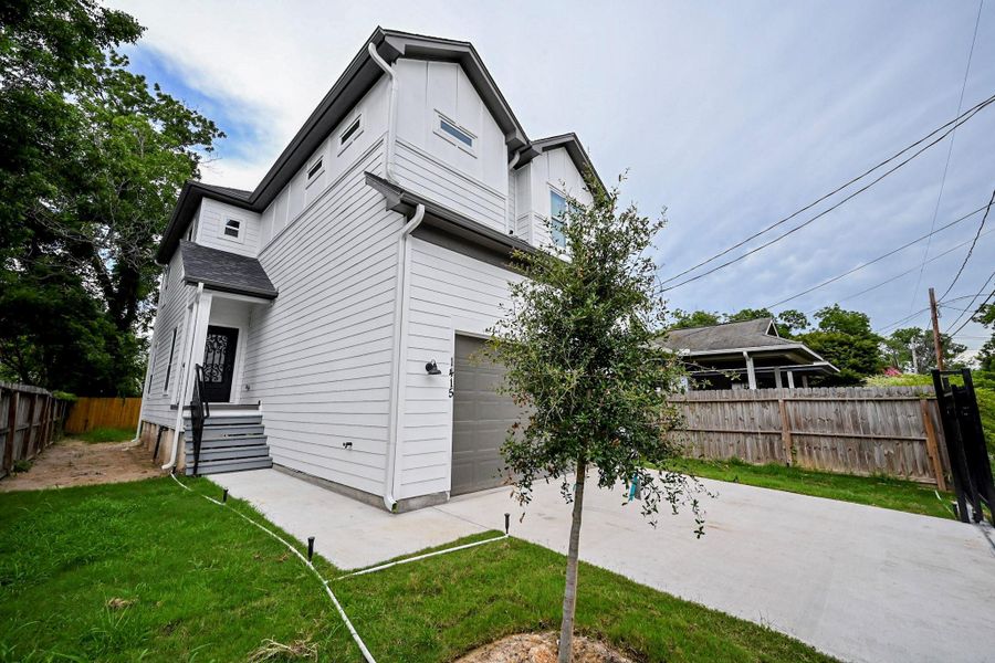 Image 32 of a home in . Image 32 of a home in .