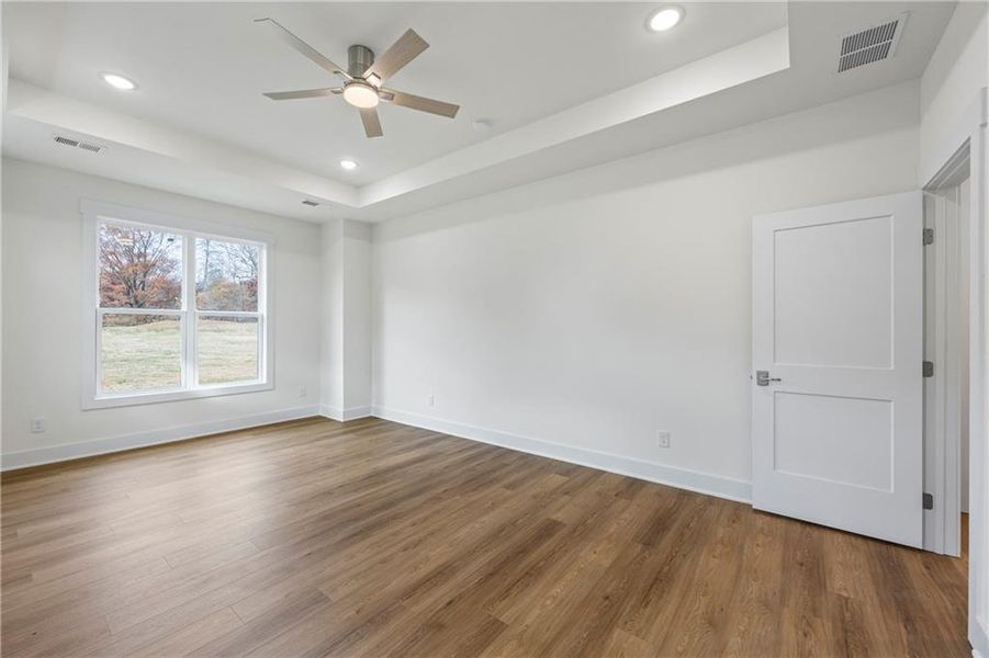 Spacious, unfurnished interior of a new home in , Gainesville (Image 35).