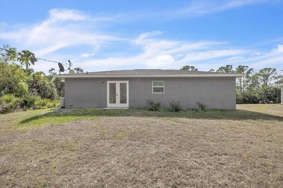 Exterior details and patio area of a home in , Punta Gorda (Image 4).