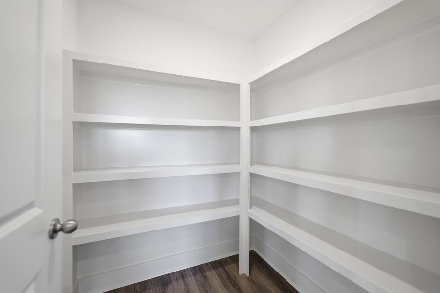 Spacious, unfurnished interior of a new home in Aden Woods, Fairview (Image 33).