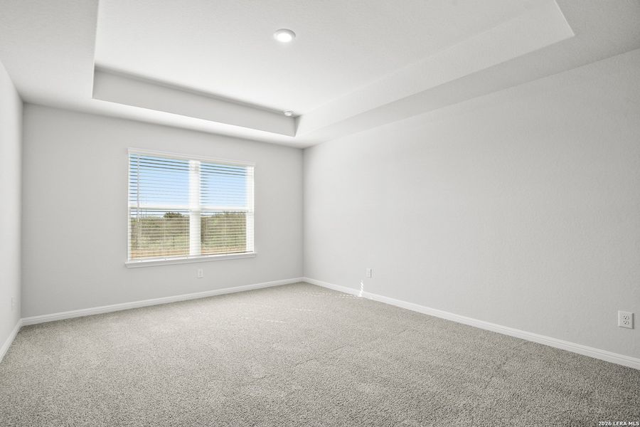 Spacious, unfurnished interior of a new home in Hunters Ranch, San Antonio (Image 21).