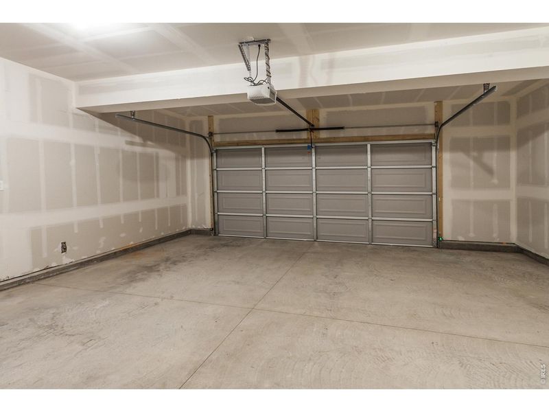 Spacious, unfurnished interior of a new home in , Timnath (Image 29).