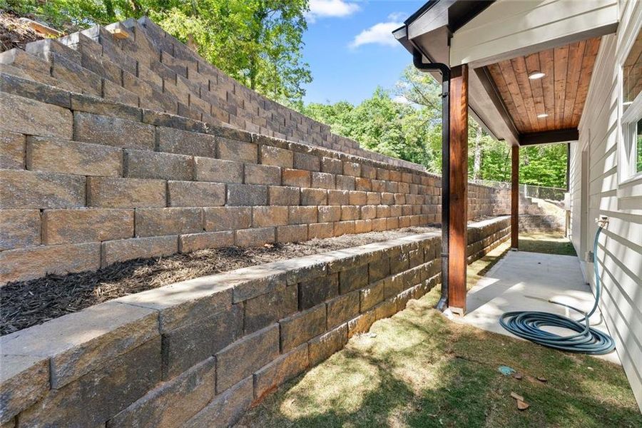 Exterior details and patio area of a home in , Gainesville (Image 25).