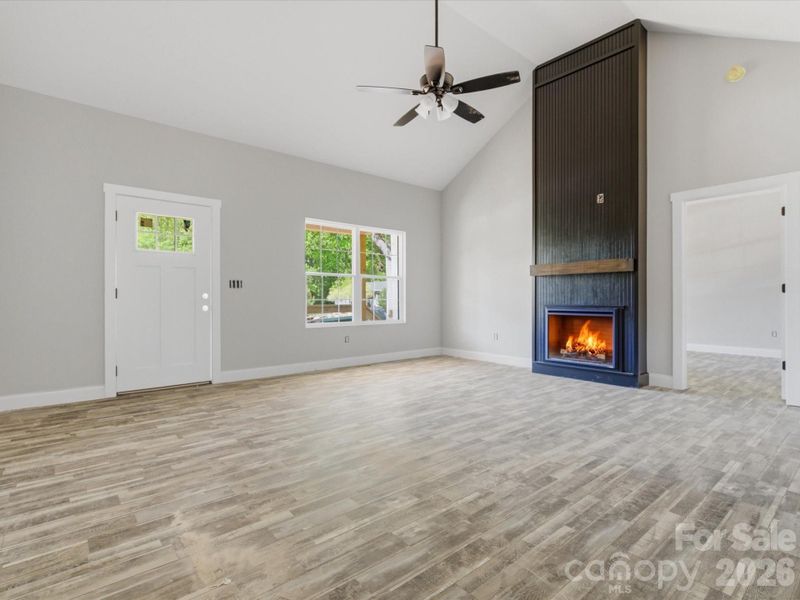 Spacious, unfurnished interior of a new home in , Clover (Image 33).