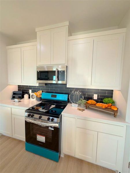 Furnished interior view inside a new home in , Waxahachie (Image 32).