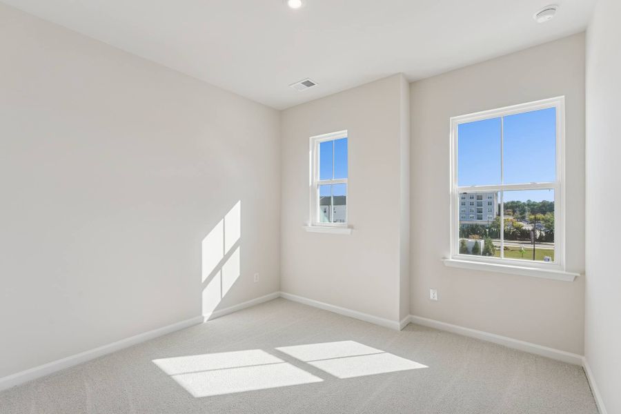 Representative unfurnished interior of a home built from the Isla by Tri Pointe Homes in Twinleaf Townes, Chapel Hill (Image 15).