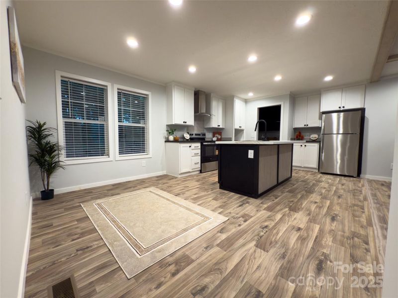 Spacious kitchen and dining room Spacious kitchen and dining room