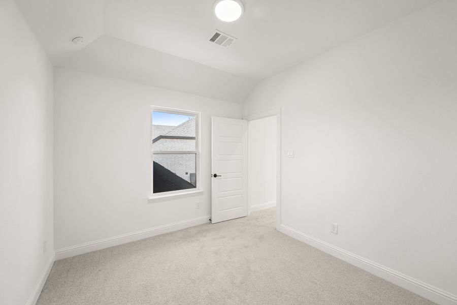Spacious, unfurnished interior of a new home in Redden Farms, Midlothian (Image 23).