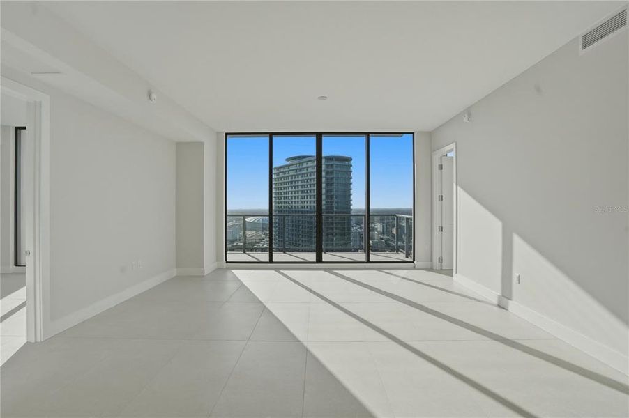 Spacious, unfurnished interior of a new home in , St. Petersburg (Image 15). Spacious, unfurnished interior of a new home in , St. Petersburg (Image 15).