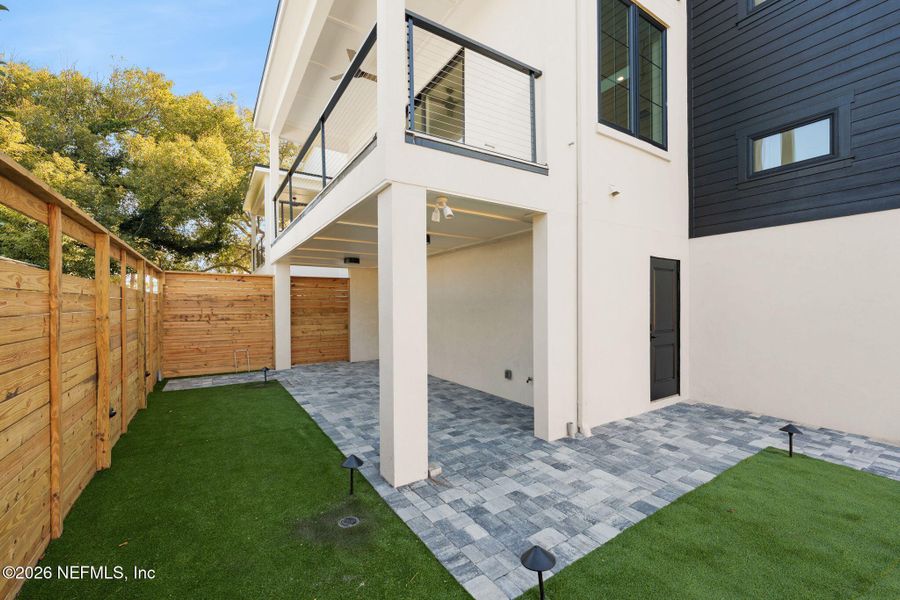 Exterior details and patio area of a home in , Jacksonville Beach (Image 31).