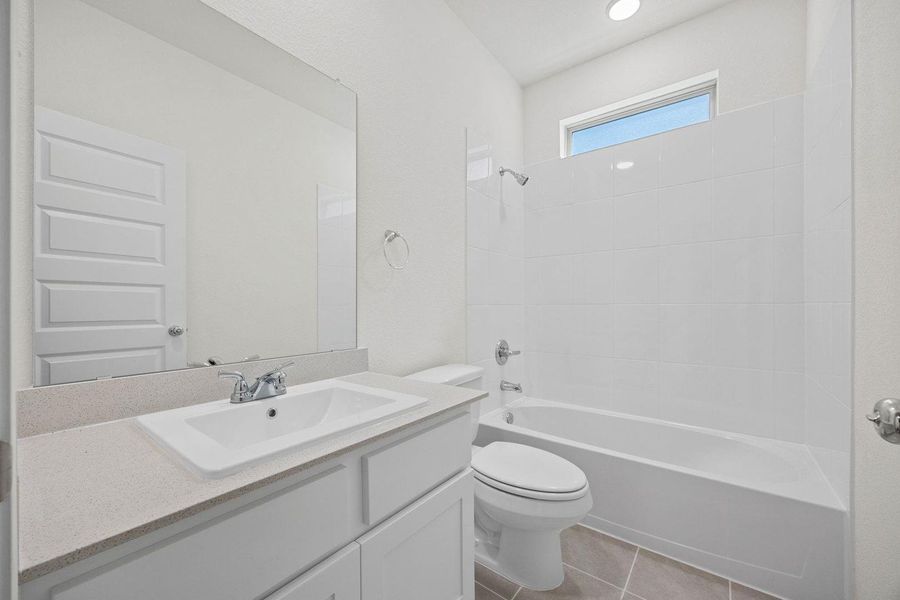 Furnished interior view inside a new home in Trinity Ranch, Elgin (Image 10).