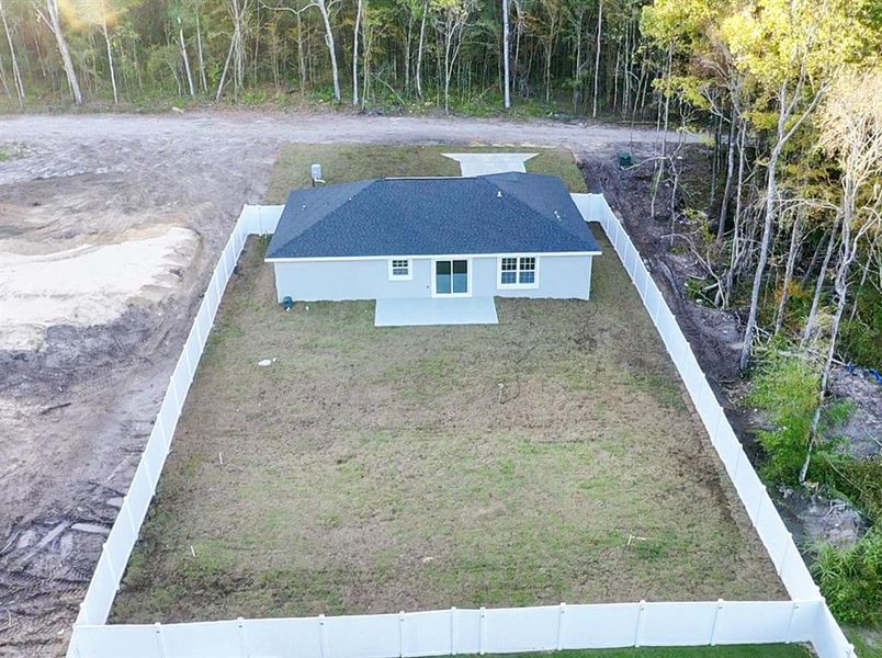 Exterior details and patio area of a home in , Belleview (Image 22).