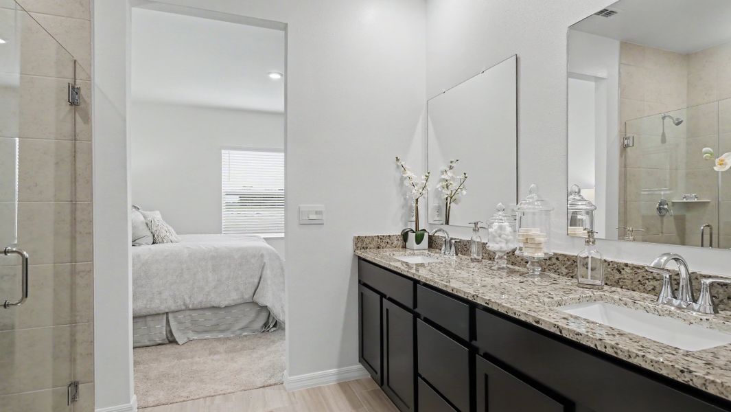 Representative furnished interior of a home built from the Sheffield by Maronda Homes in Labelle, Labelle (Image 20).