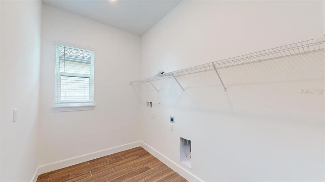 Spacious, unfurnished interior of a new home in Esplanade at Wiregrass Ranch, Wesley Chapel (Image 13).