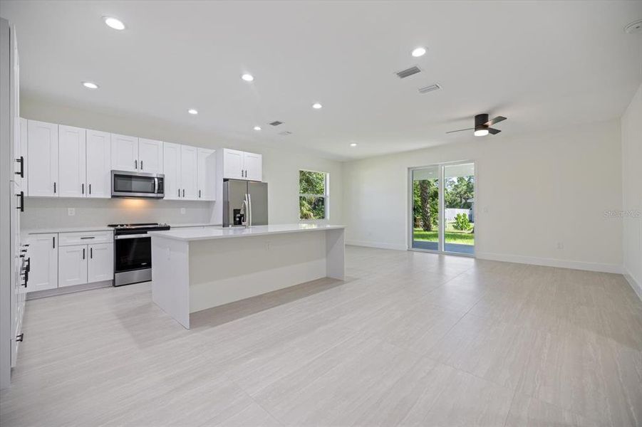 Spacious, unfurnished interior of a new home in , North Port (Image 14).