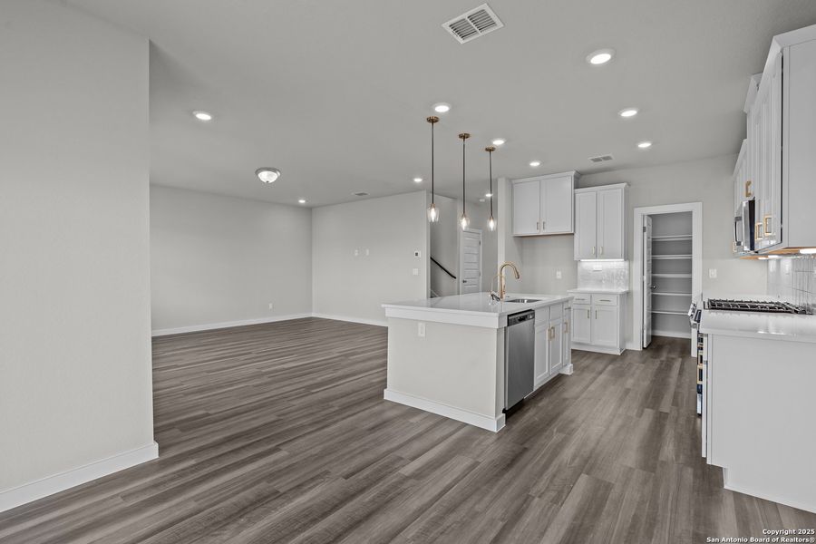Furnished interior view inside a new home in Weltner Farms 50’s, New Braunfels (Image 13).