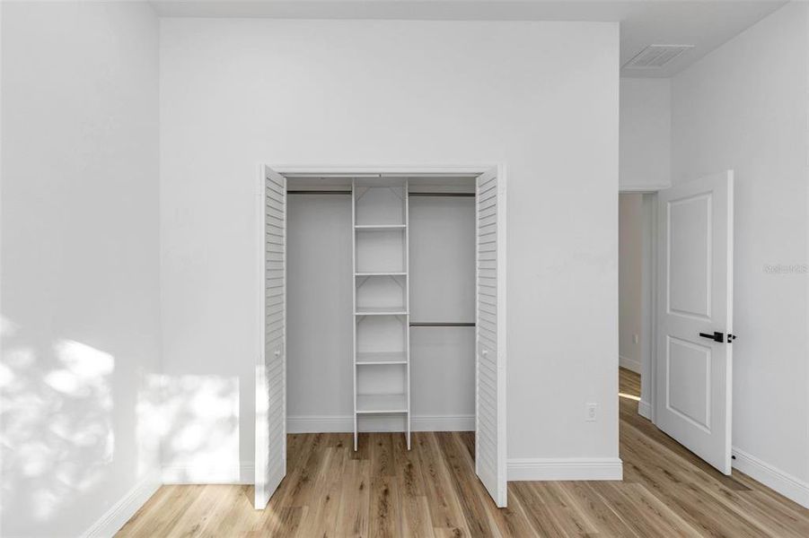 2nd room/closet