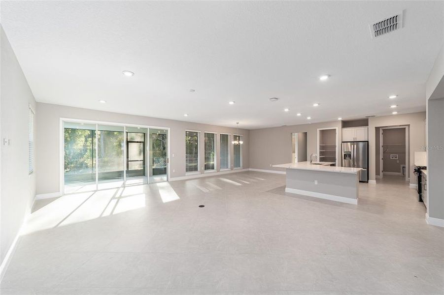 Spacious, unfurnished interior of a new home in , Ocala (Image 30).