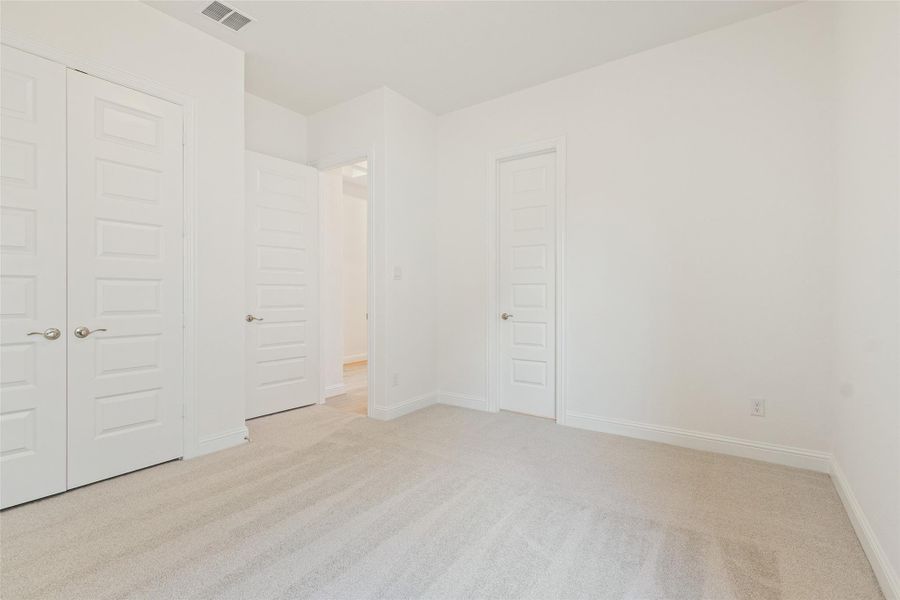 Spacious, unfurnished interior of a new home in Brookewater, Rosenberg (Image 22).